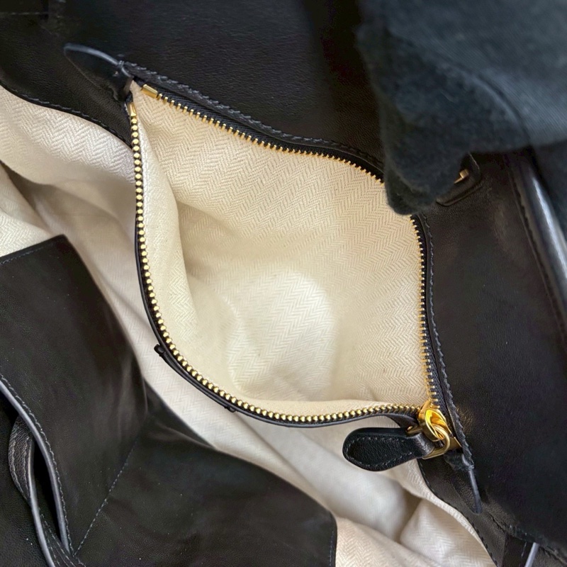 明星同款😎99新🆕MiuMiu繆繆Aventure黑色金扣羊皮大號托特包手提包👜-12