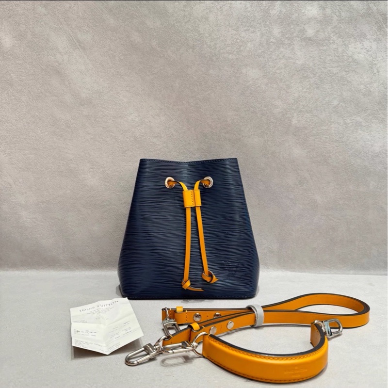 日常百搭款😍全網最低價❤️🔥Lv路易威登NeoNoeBB藏藍色水波紋內拼太陽黃抽繩水桶包手提單肩包-7