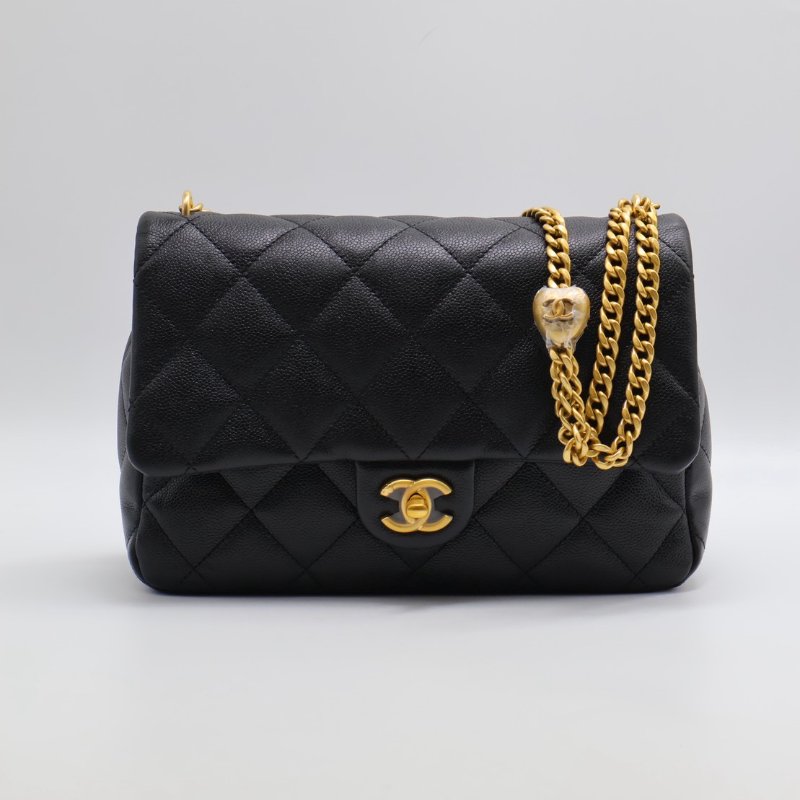 CHANEL 愛心調節釦口蓋包 24 - 黑金-0