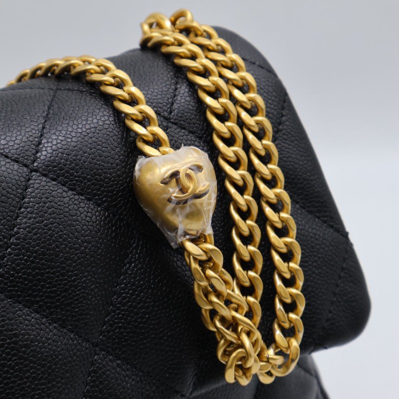 CHANEL 愛心調節釦口蓋包 24 - 黑金-5