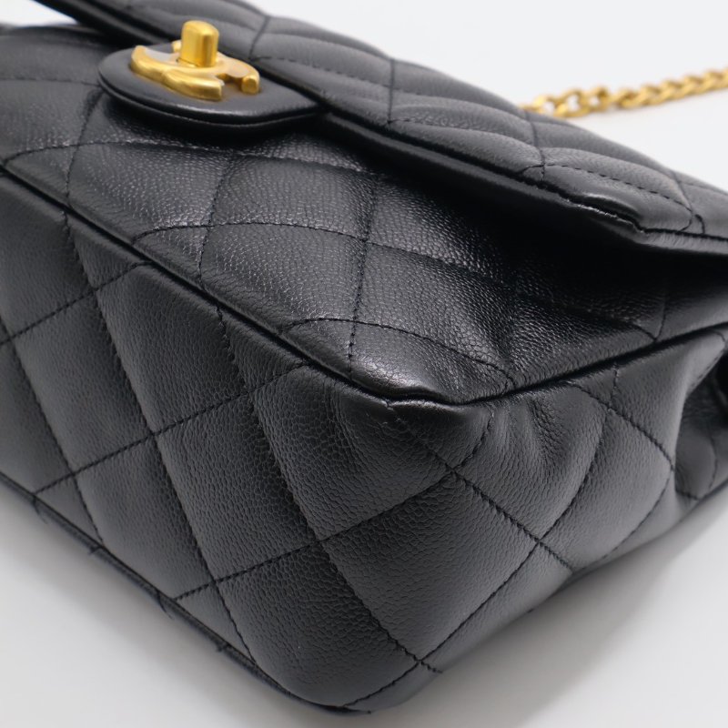 CHANEL 愛心調節釦口蓋包 24 - 黑金-11