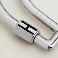 現貨商品 二手商品 台灣購證 專櫃正貨 HERMES　黑色Fer a Cheval鑰匙圈-3