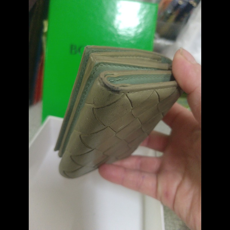 BV 鼠尾草綠三折短夾-9