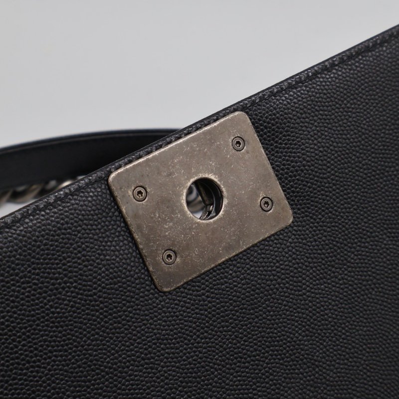 CHANEL Boy25 粒面牛皮口蓋包 - 黑銀26開-5