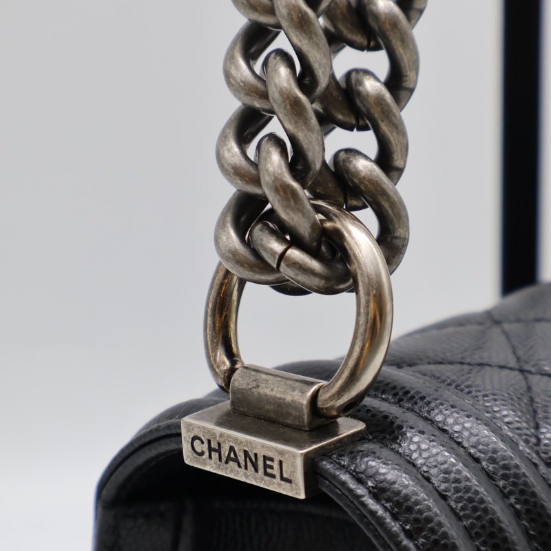 CHANEL Boy25 粒面牛皮口蓋包 - 黑銀26開-8