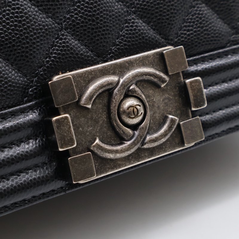 CHANEL Boy25 粒面牛皮口蓋包 - 黑銀26開-11