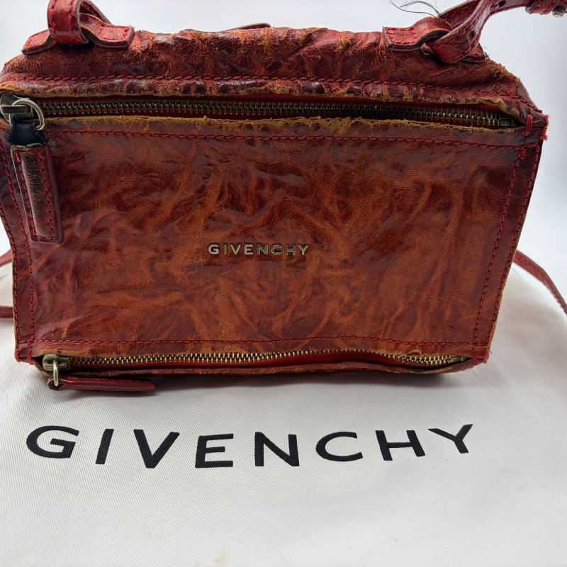 Givenchy 皮革斜背包-0