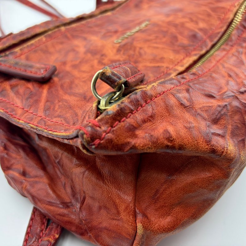 Givenchy 皮革斜背包-16