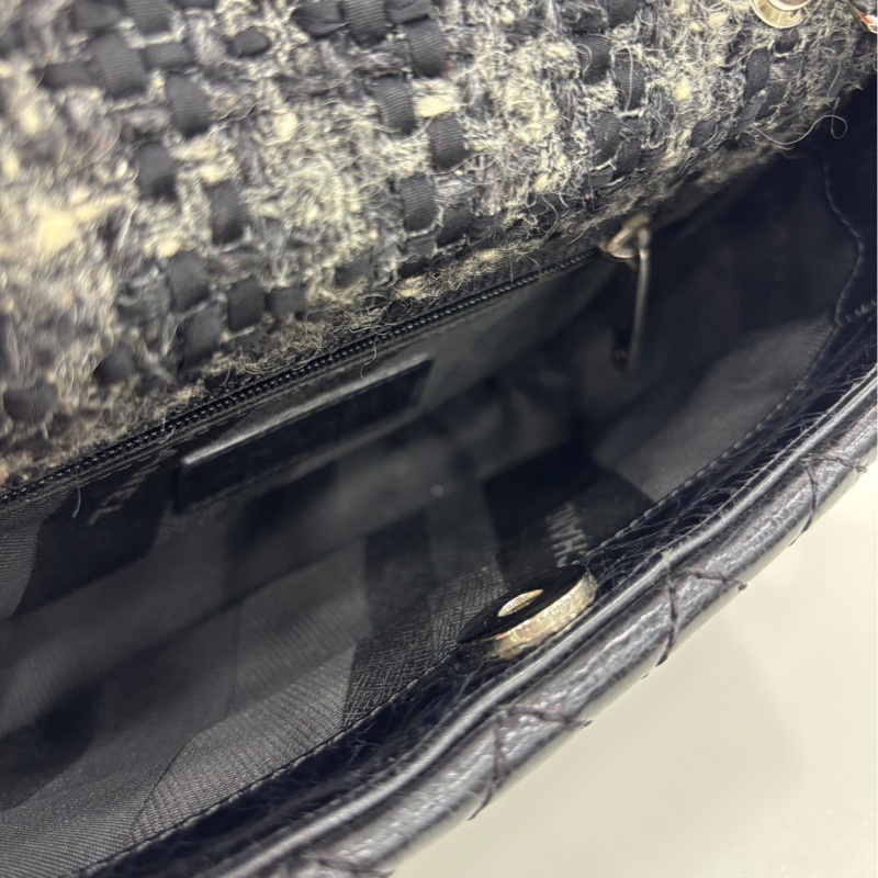 Chanel油蠟牛皮拼軟呢翻蓋鏈條包，18*14*7.5cm，13開-4