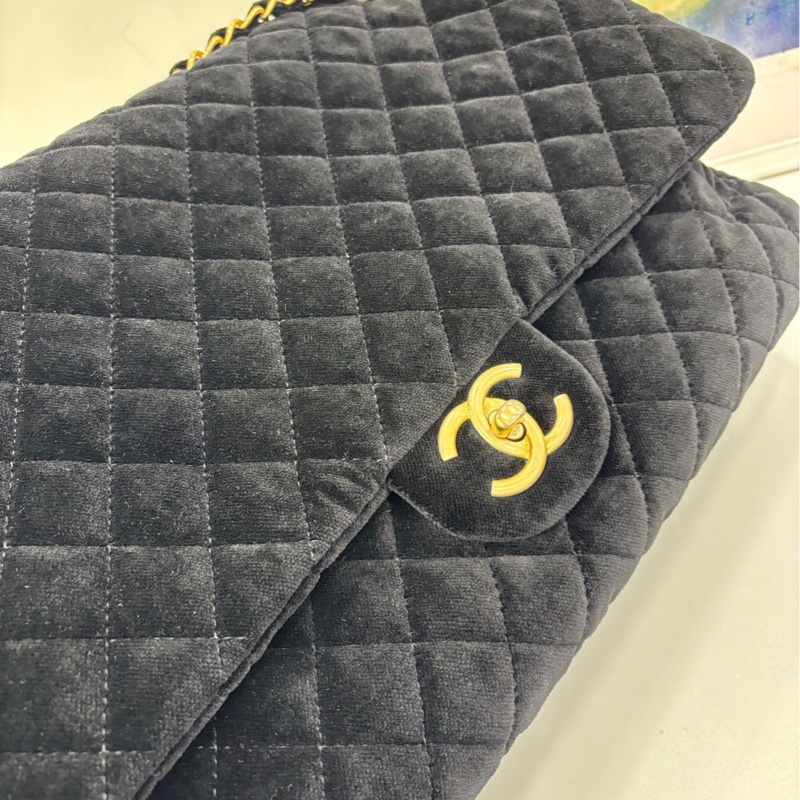 Chanel香奈兒絲絨XXL CF 機場包 23開 大尺寸 跟菲董一個 size ：45cm 黑絲絨材質金扣 高級的天鵝絨，顏色飽和度很高-5