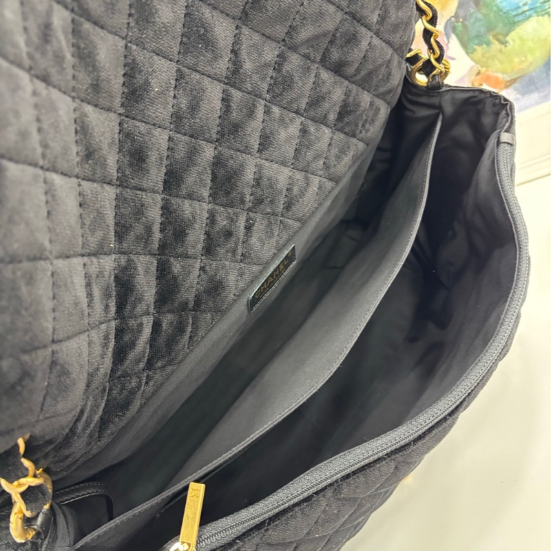 Chanel香奈兒絲絨XXL CF 機場包 23開 大尺寸 跟菲董一個 size ：45cm 黑絲絨材質金扣 高級的天鵝絨，顏色飽和度很高-7