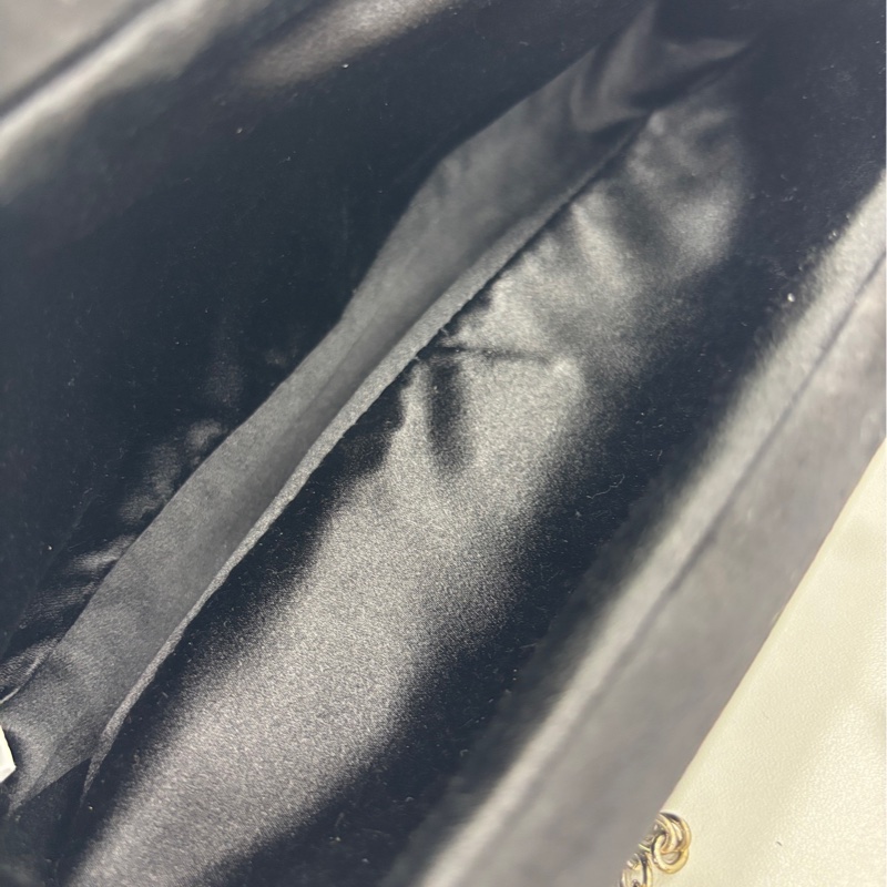 Prada vintage 中古包 黑色 緞面 蛙口包-8