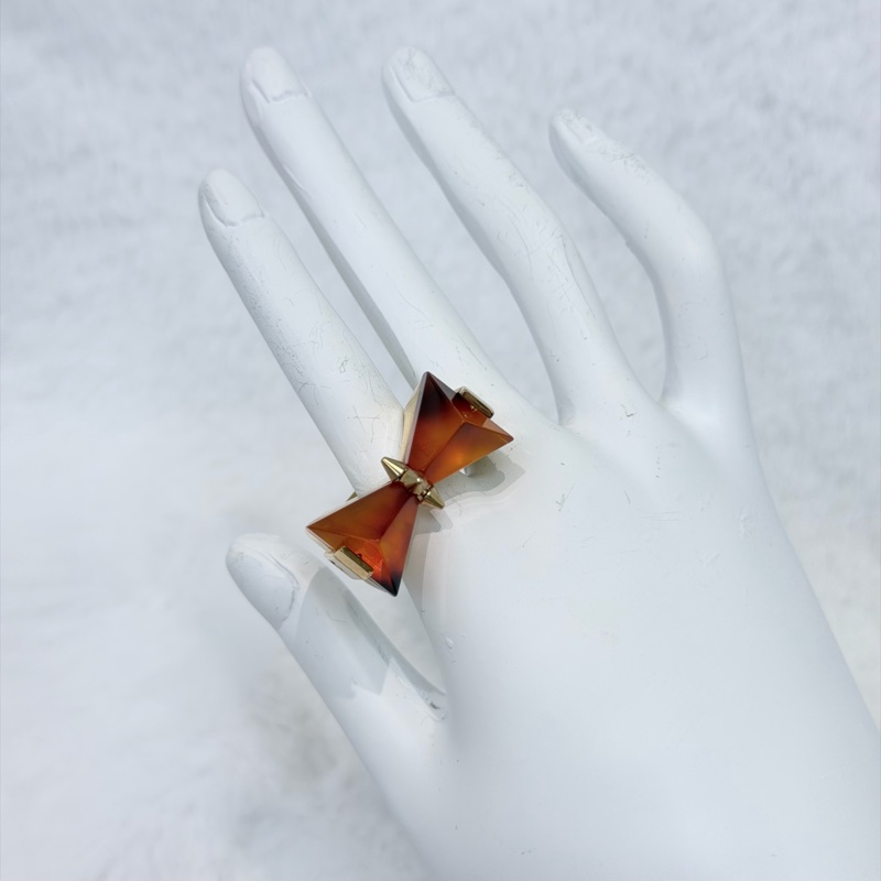 LV Spiky bow 玳瑁領結造型戒指 LN008-1