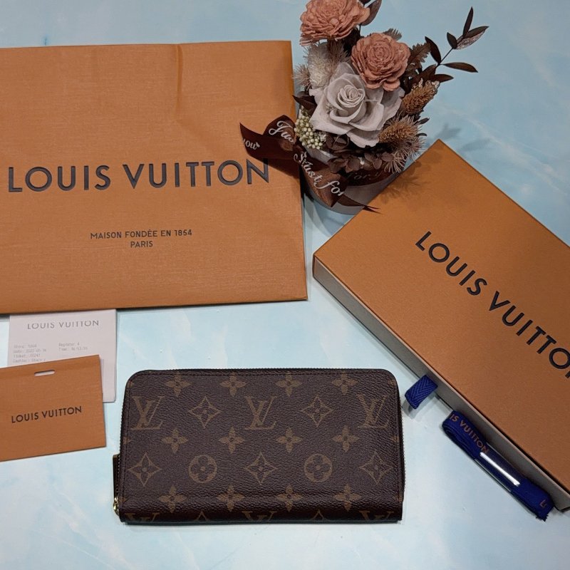 LV Monogram 老花棕色拉鍊長夾-0