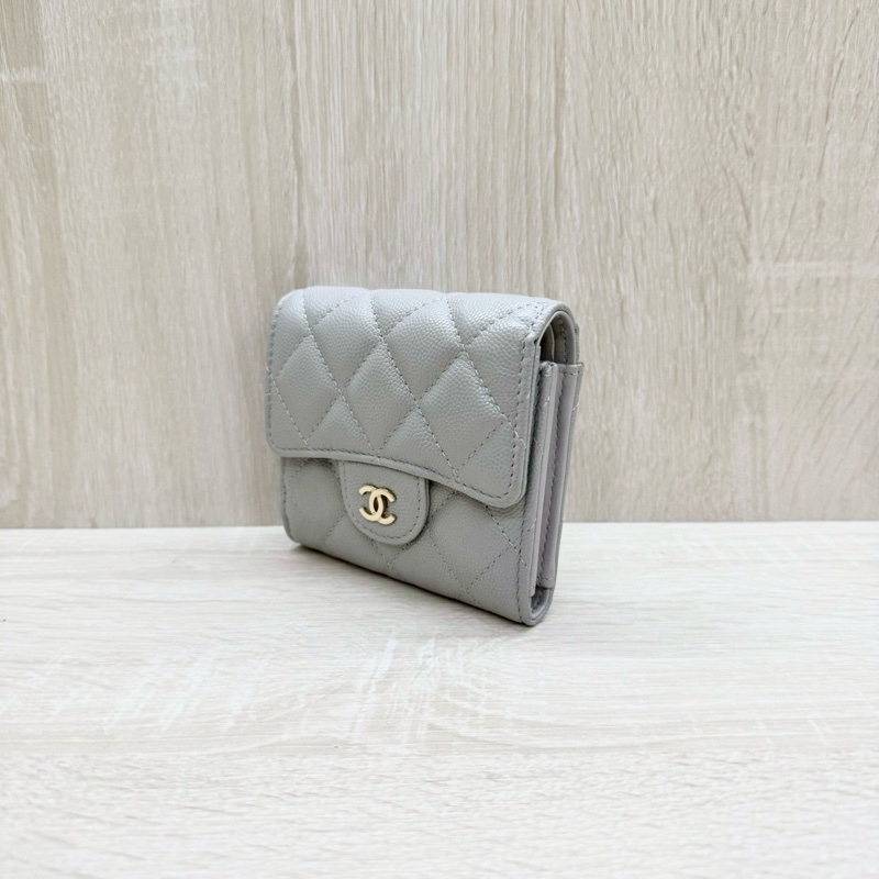 CHANEL淺灰色淡金釦荔枝牛皮三折短夾AP0712-1
