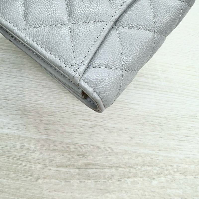 CHANEL淺灰色淡金釦荔枝牛皮三折短夾AP0712-15