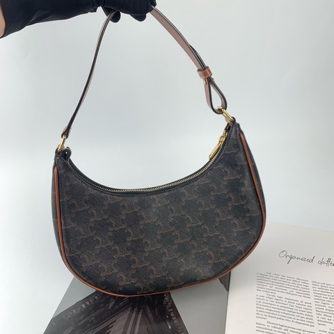 Celine腋下包經典老花配色❤️包況很新👍