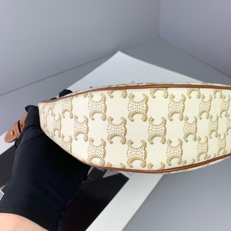 Celine白色腋下包🤍包況很新❤️-5