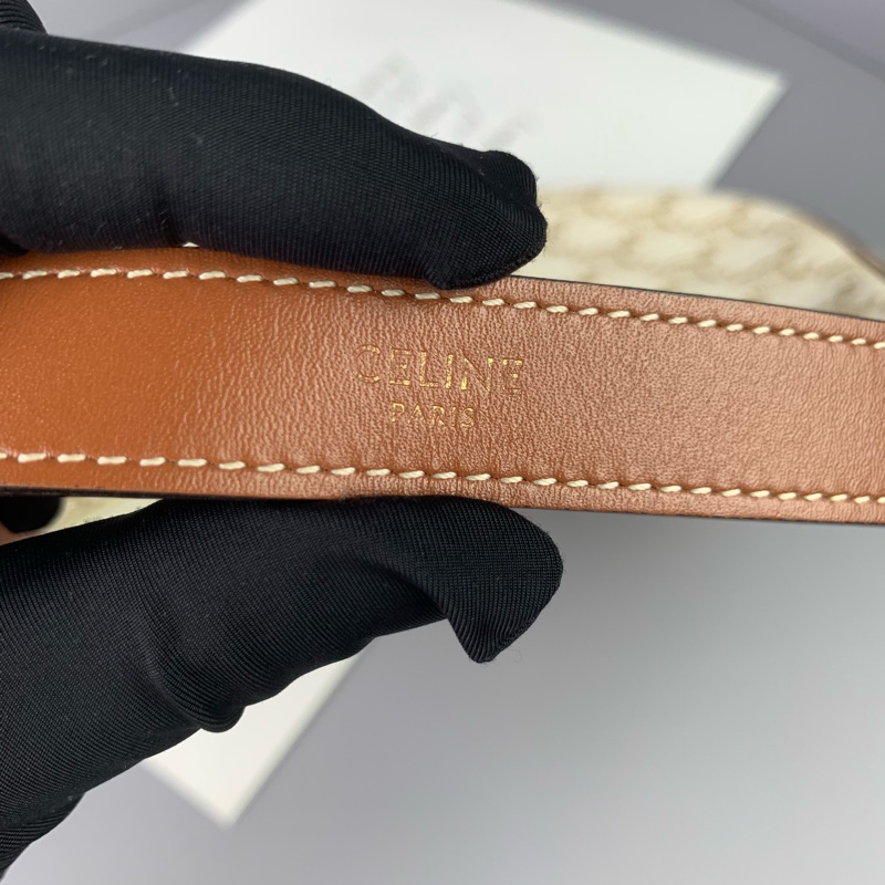 Celine白色腋下包🤍包況很新❤️-8