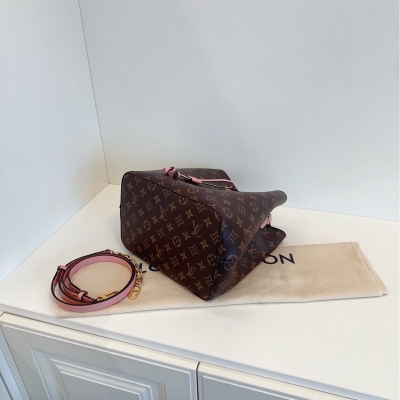 【99新🆕】LV Neonoe老花粉水桶包 中號 單肩包-4