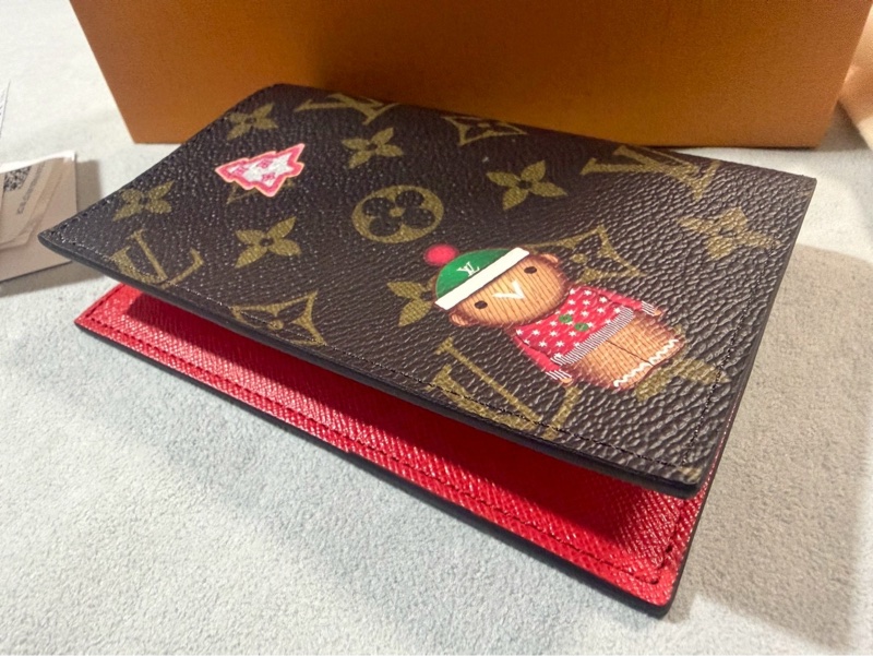Louis Vuitton 護照封套名片夾 M12219 Candy Factory 聖誕限定-1