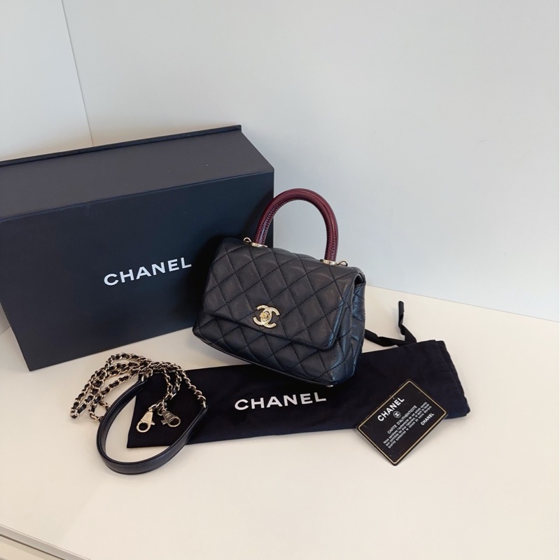 【99新大全套🆕】Chanel CocoHandle mini憨豆郵差包 黑金荔枝皮蜥蜴手柄 手提包 斜挎包 單肩包-0