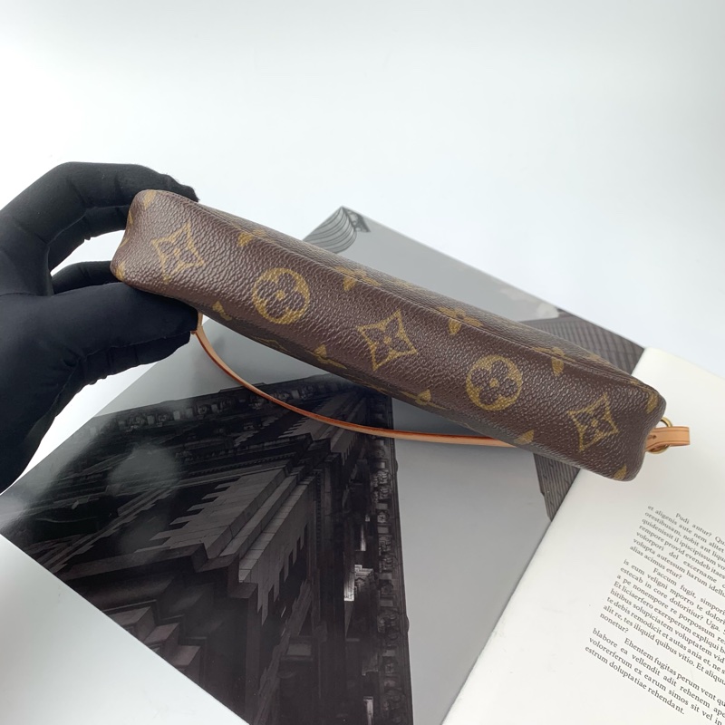 LV大麻將包 包況很新👍有金屬長鏈條-2