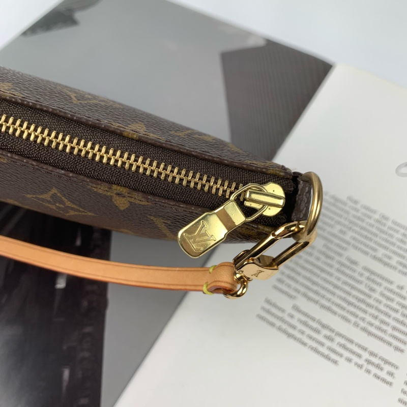 LV大麻將包 包況很新👍有金屬長鏈條-10