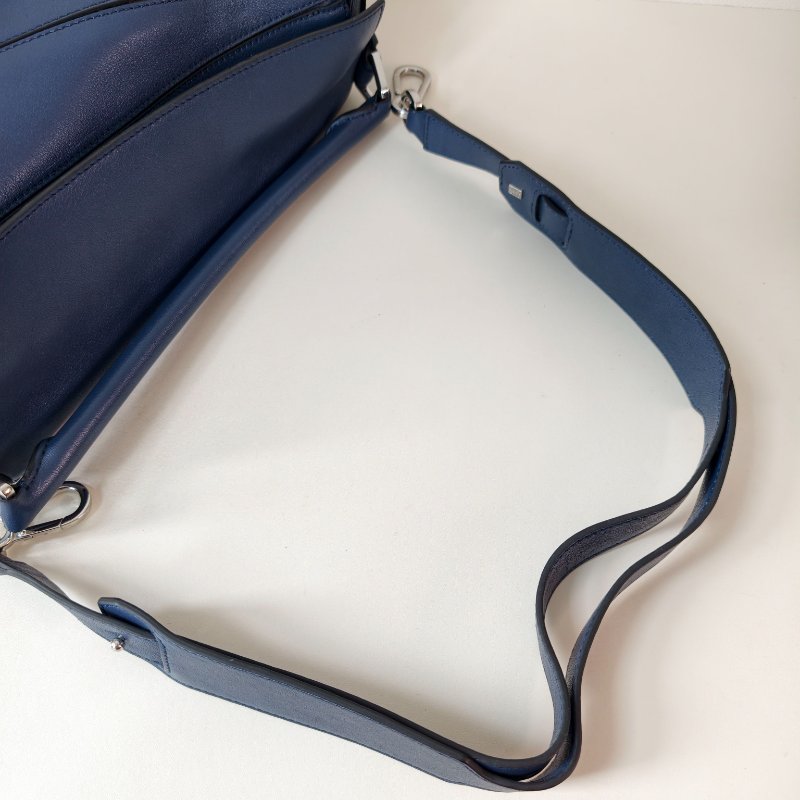 羅意威/Loewe 中號緞面牛皮革 Puzzle 手袋 藍色 15年 29×19.5×14cm 98新-5