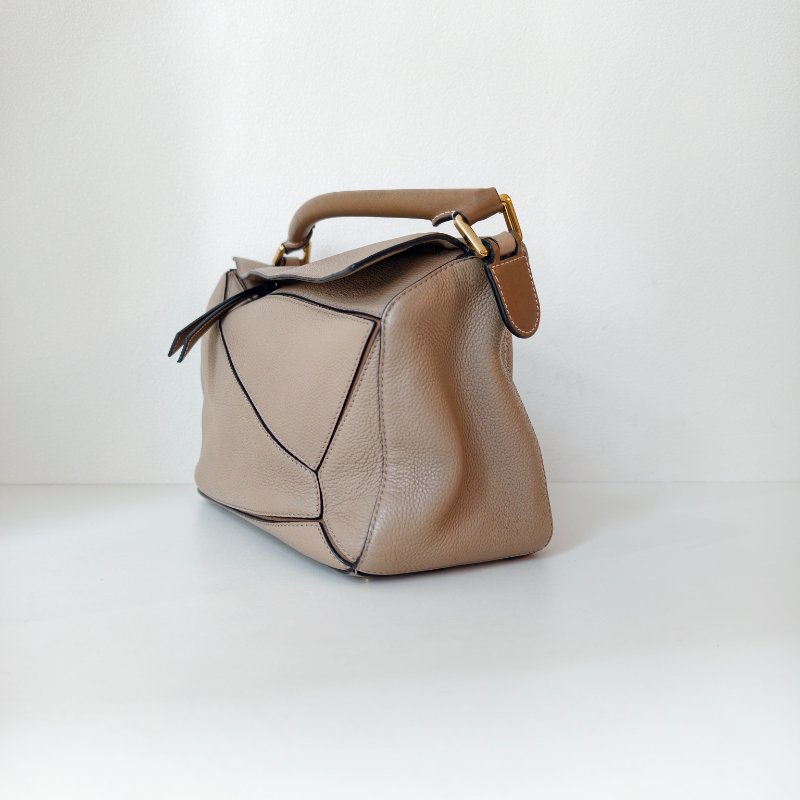 loewe 羅意威 puzzle 沙色中號 牛皮 29*19.5*14 2019 年 98 新-1