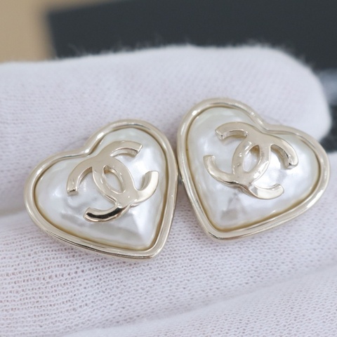 香奈兒22c爆款復古金邊珍珠愛心耳釘