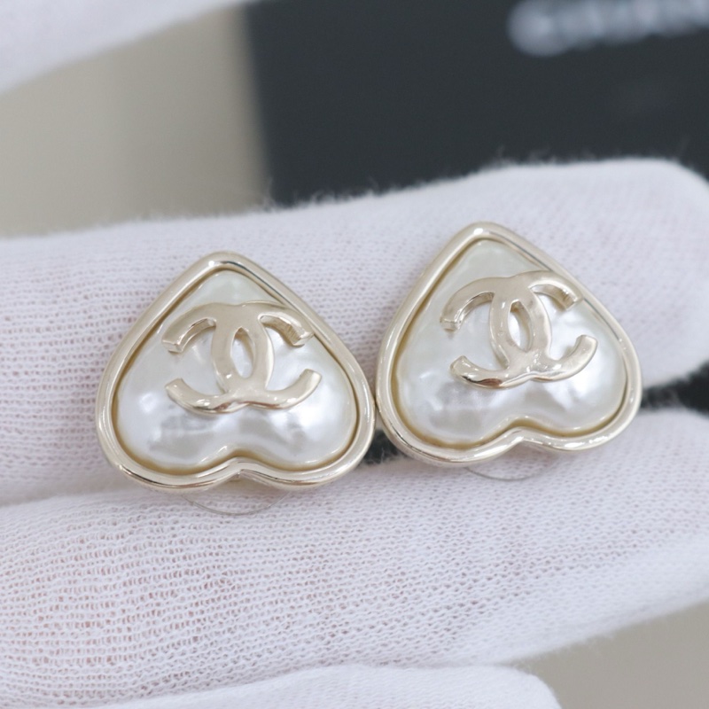 香奈兒22c爆款復古金邊珍珠愛心耳釘-2