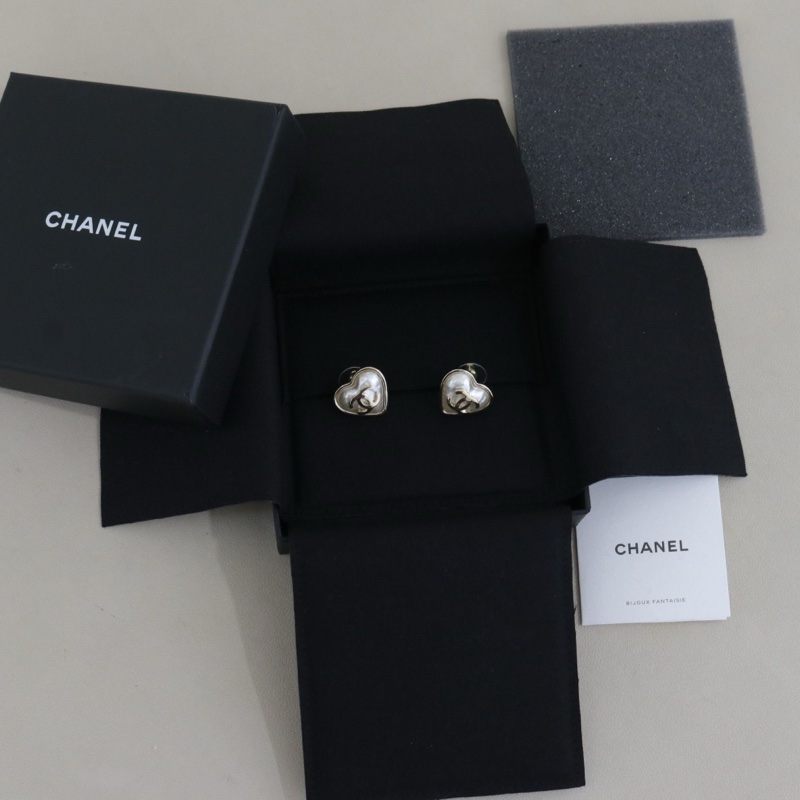 香奈兒22c爆款復古金邊珍珠愛心耳釘-8