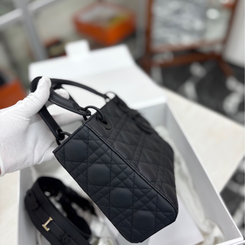 【全套除票】 Dior 磨砂黑 徽章肩帶四格戴妃手提包 斜挎包 單肩包-1