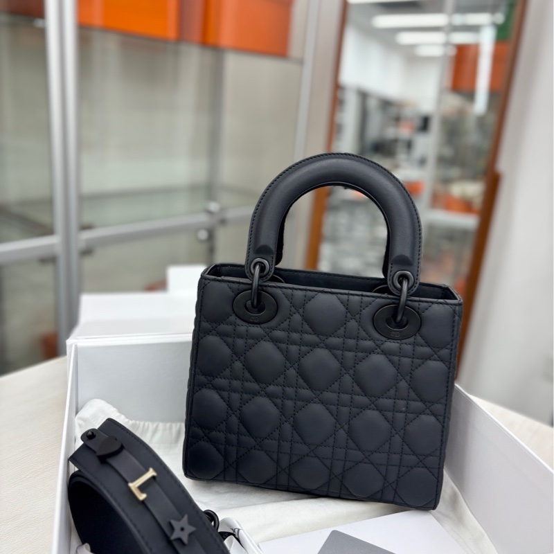 【全套除票】 Dior 磨砂黑 徽章肩帶四格戴妃手提包 斜挎包 單肩包-3