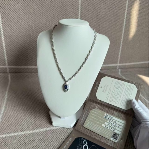 BVLGARI 寶格麗SERPENTI系列蛇頭 滿鑽藍寶石項鍊高級珠寶，2020年