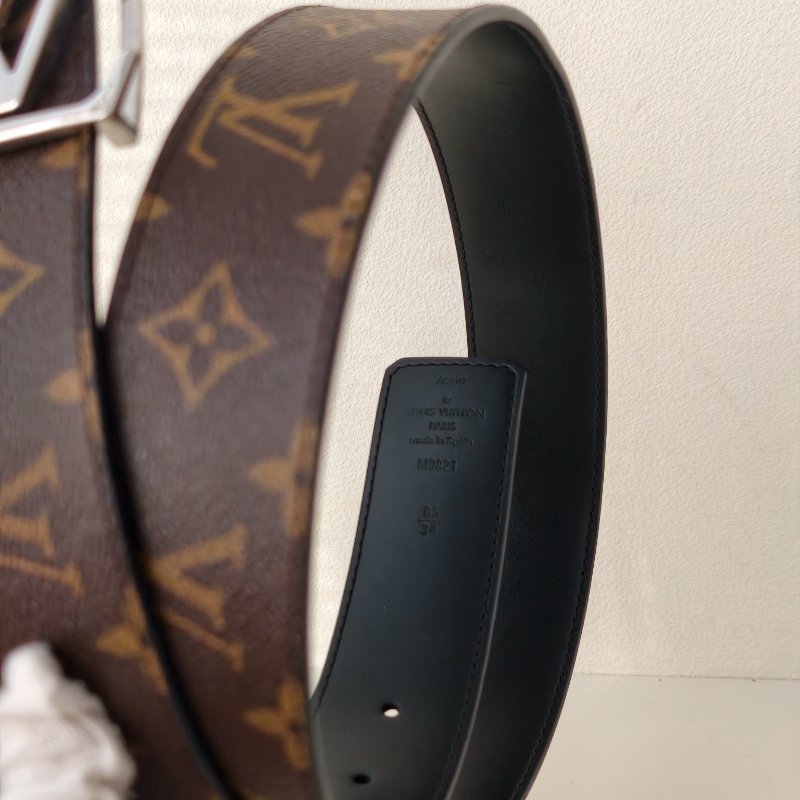 lv 路易威登 老花腰帶 銀扣 長 85cm, 寬 4cm 閒置成色-6