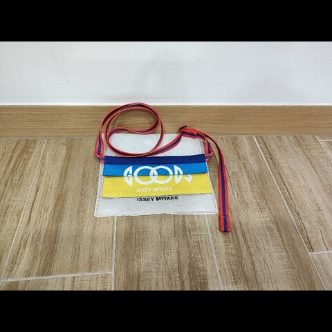 issey miyake good goods 黃藍橘色撞色尼龍帆布 手機包護照包小廢包抓皺包肩背包斜背包 全新