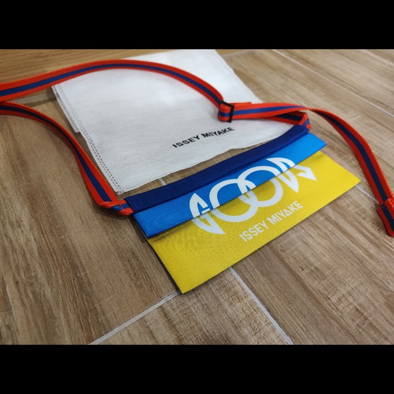 issey miyake good goods 黃藍橘色撞色尼龍帆布 手機包護照包小廢包抓皺包肩背包斜背包 全新-9