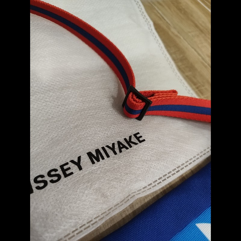 issey miyake good goods 黃藍橘色撞色尼龍帆布 手機包護照包小廢包抓皺包肩背包斜背包 全新-11