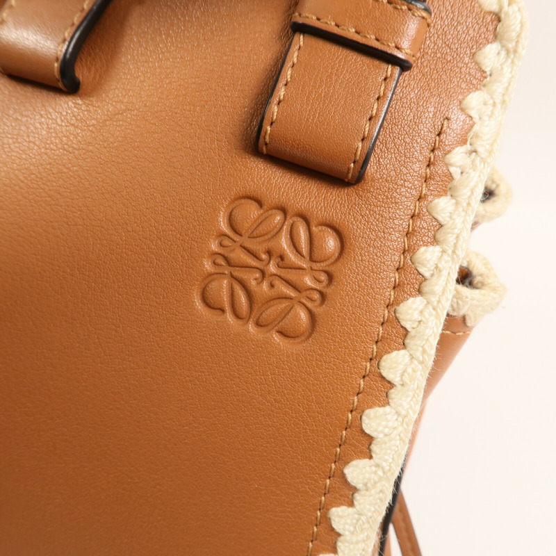 LOEWE 牛皮皮革Hammock銀扣手挽肩背兩用袋-9