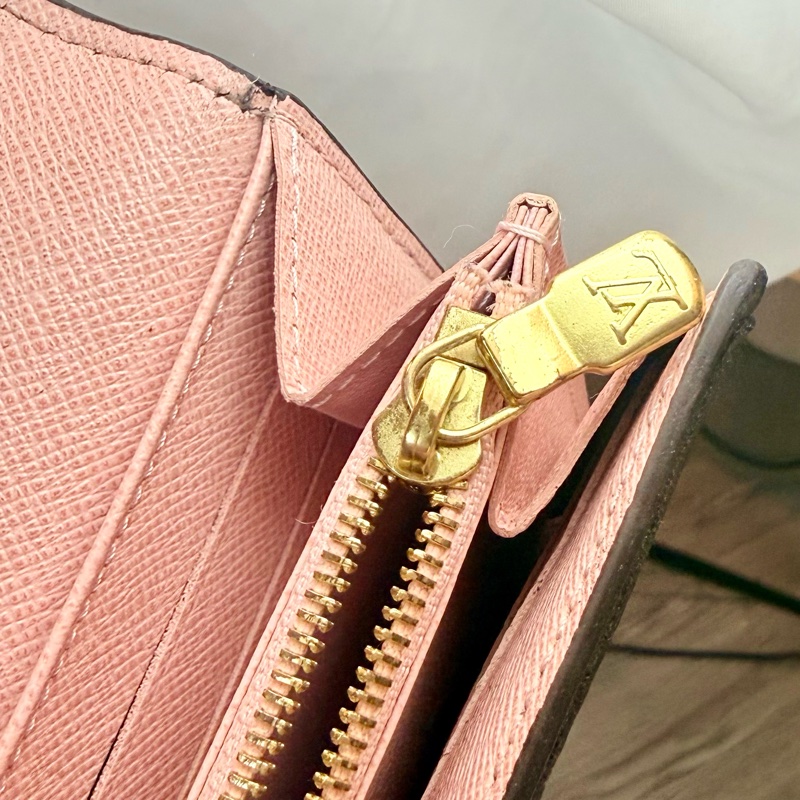 ✔️LV Louis Vuitton 路易威登 Monogram M62235 Sarah 金釦長夾/櫻花粉-30
