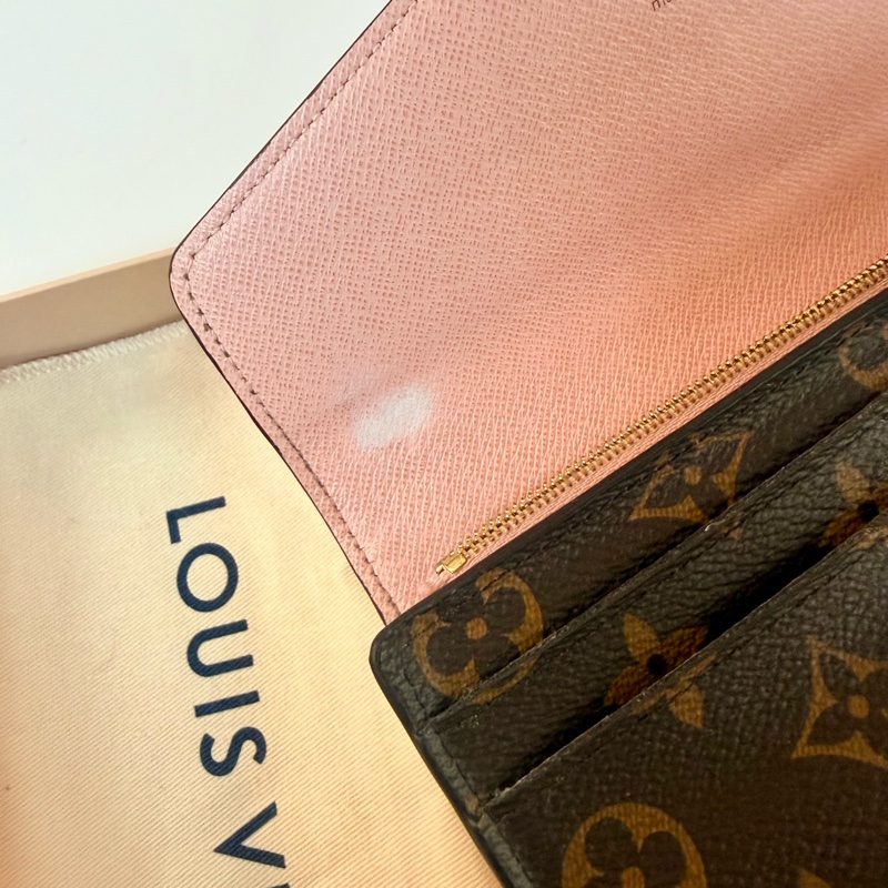 ✔️LV Louis Vuitton 路易威登 Monogram M62235 Sarah 金釦長夾/櫻花粉-36