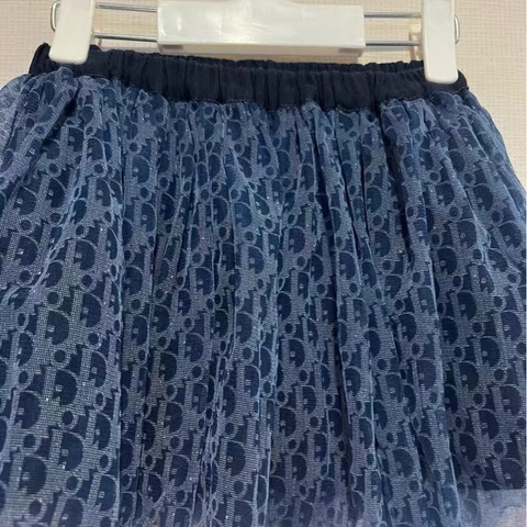 Dior短裙兒童12碼，成人可以穿