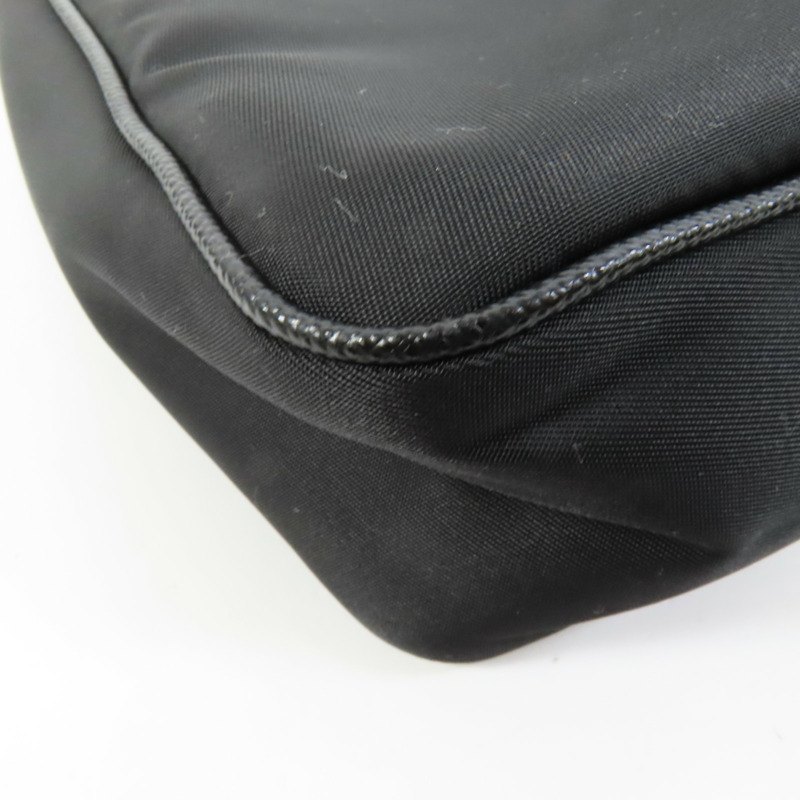 PRADA 尼龍Re-Edition 2005金扣手挽袋-13