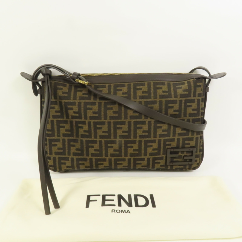 FENDI 帆布Shoulder Bag金扣肩背袋-10