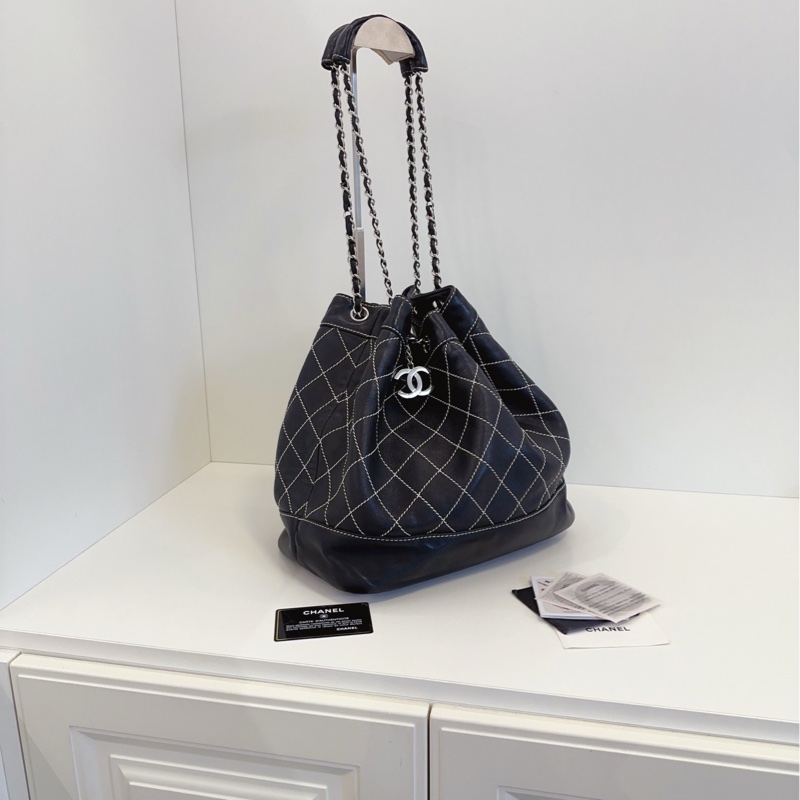✨Chanel 黑銀外縫線水桶包 98新 有保卡🖤-5