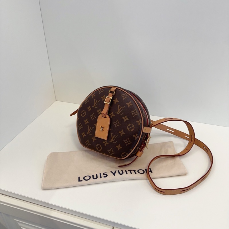 ✨Lv 老花圓餅中號 肩帶可調節 多種背法 ☀️-4