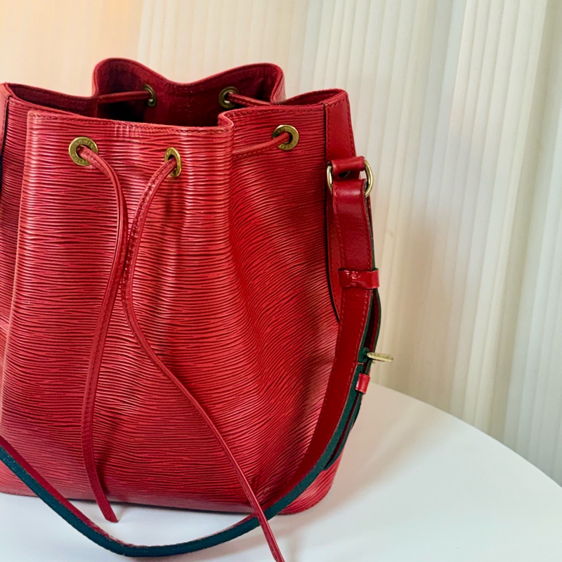 ✔️LOUIS VUITTON LV 路易威登 Epi Noe 水波紋水桶包/紅-6