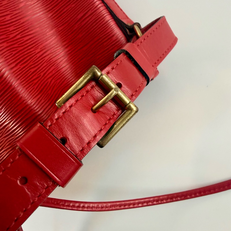 ✔️LOUIS VUITTON LV 路易威登 Epi Noe 水波紋水桶包/紅-15